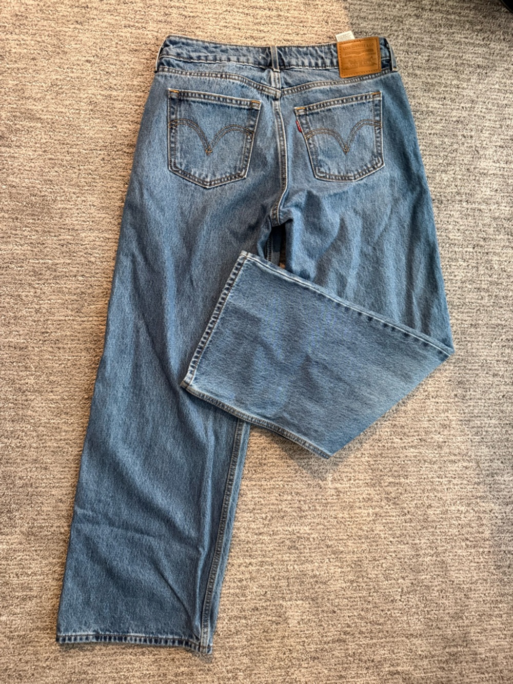 Levi's Straight Leg Jeans - Medium Blue Denim